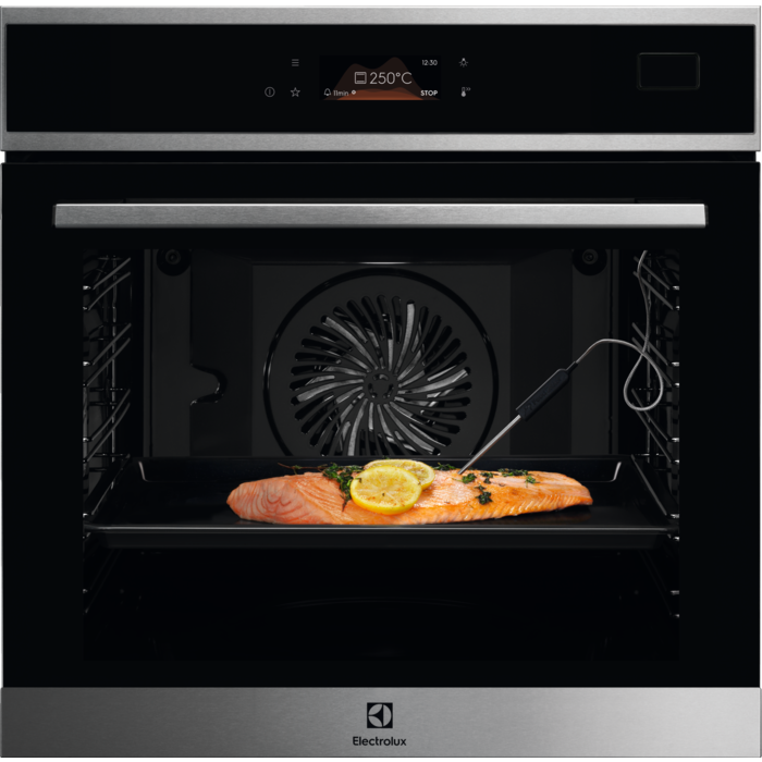 Horno de vapor Serie 800 SteamBoost con limpieza al vapor