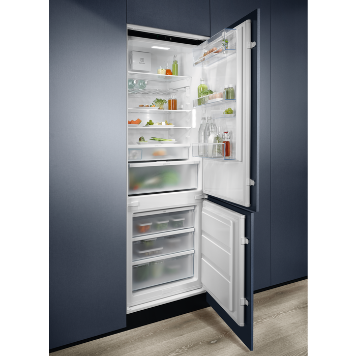 Electrolux - Frigorífico combi integrable - KNG7TE75S