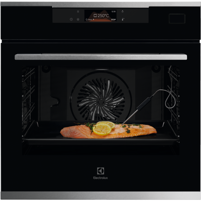 Horno de vapor Serie 800 SteamBoost con limpieza al vapor