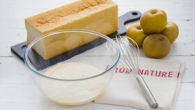 Pudin de pan de molde y manzanas